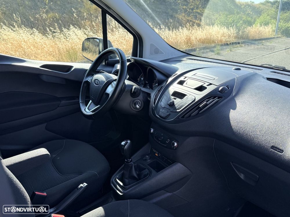 Ford Transit Courier - 8