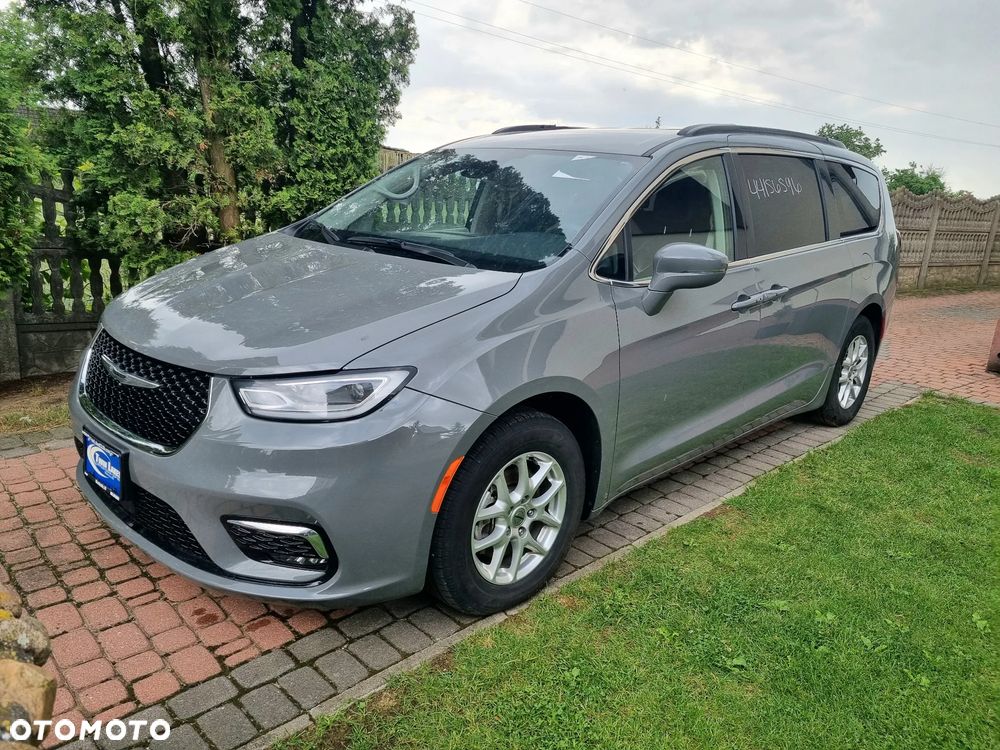 Chrysler Pacifica - 5