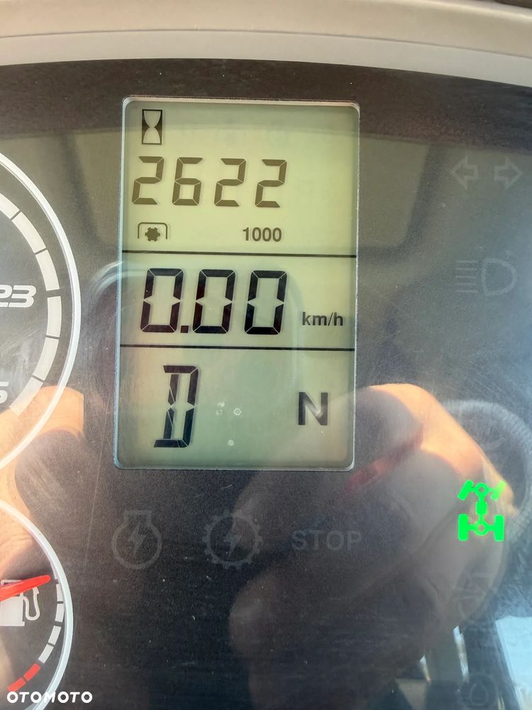 Claas Arion 630 - 13