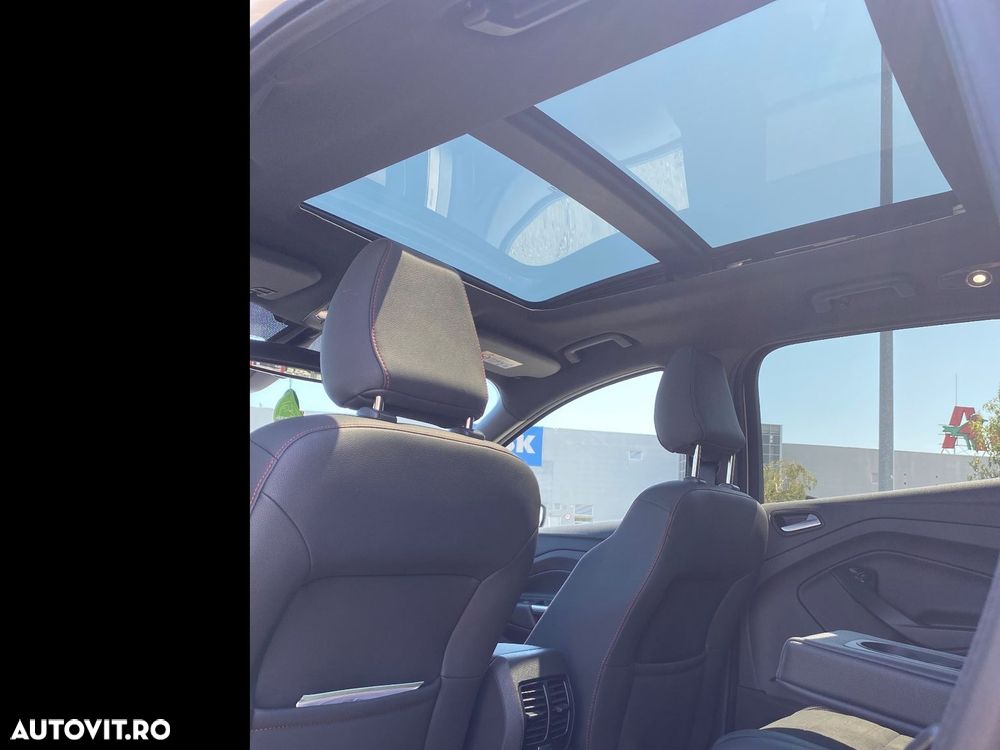 Ford Kuga 2.0 TDCi 4WD Powershift ST-Line - 22