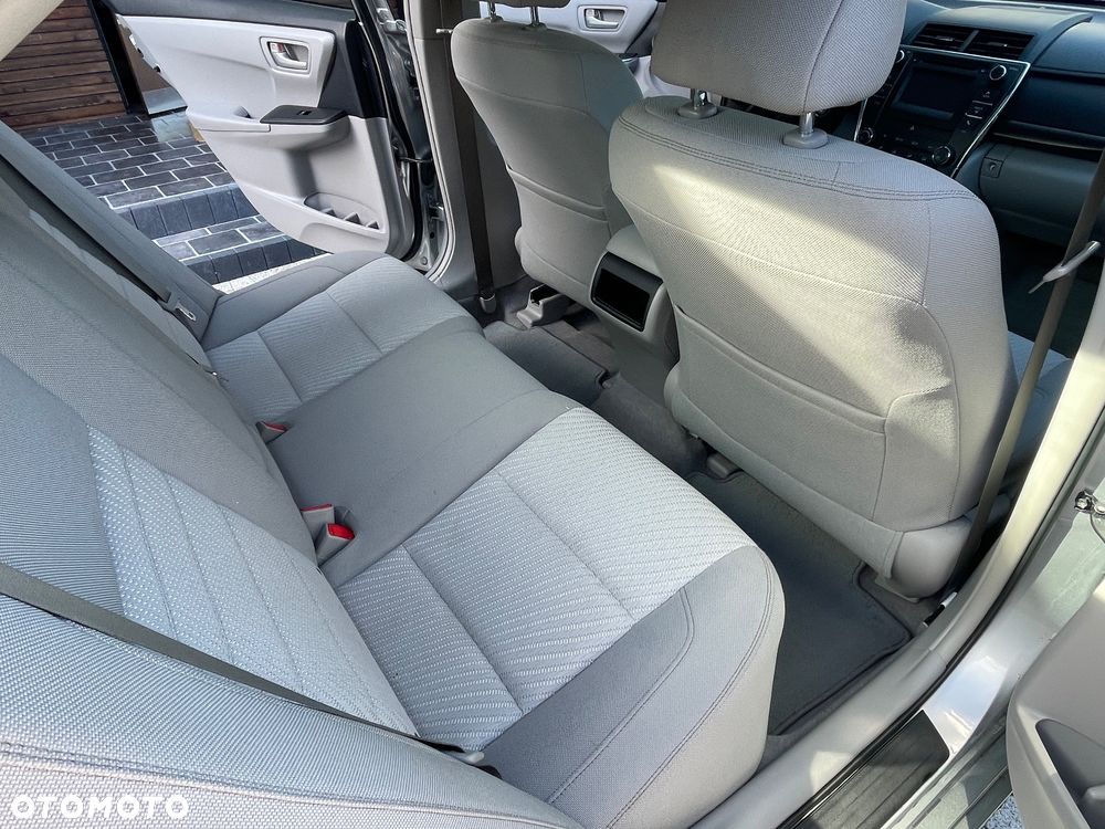 Toyota Camry - 14