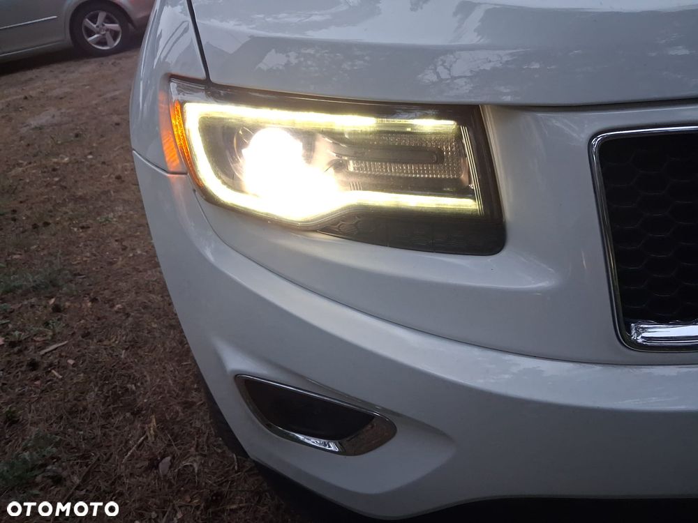 Jeep Grand Cherokee - 31