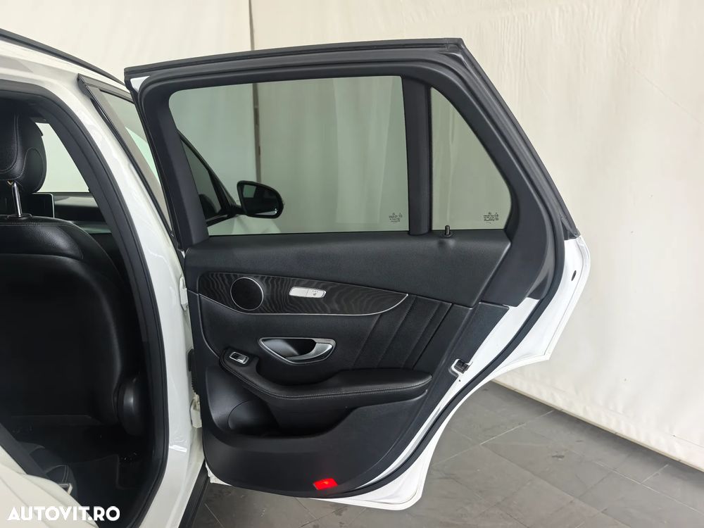 Mercedes-Benz GLC 250 d 4MATIC - 32