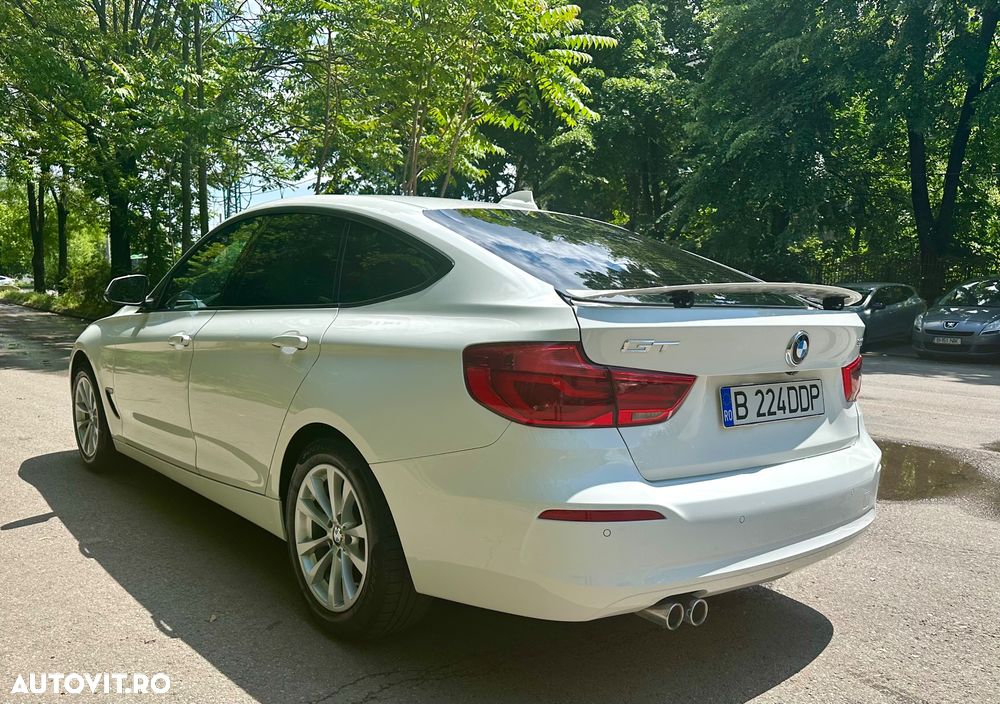 BMW 3 Series 2018 — imagine 6
