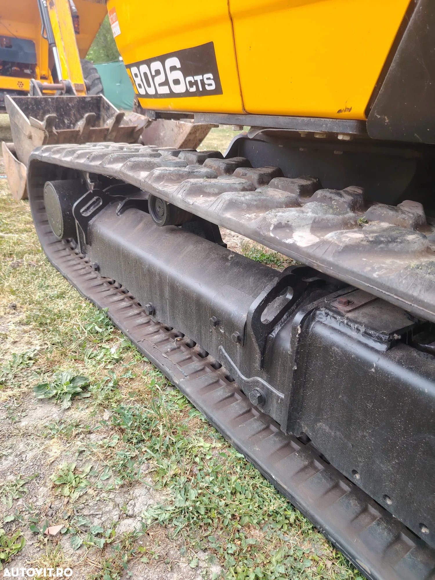 JCB 8026 - 16