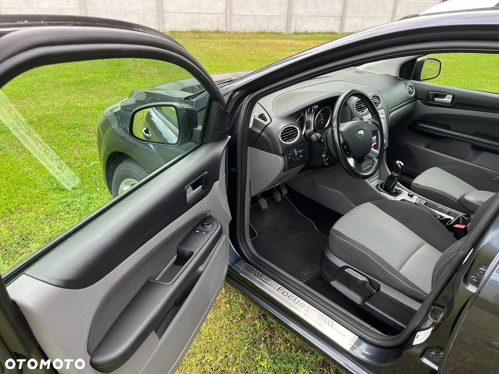 Ford Focus 1.8 Style+ - 14