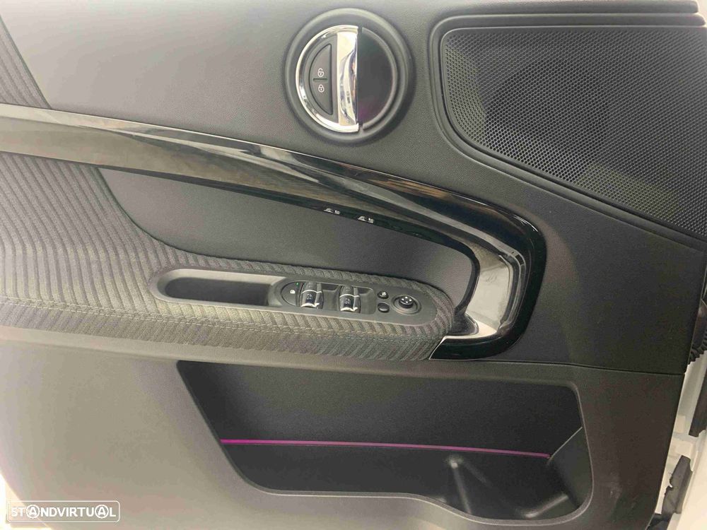 MINI Countryman One D - 11