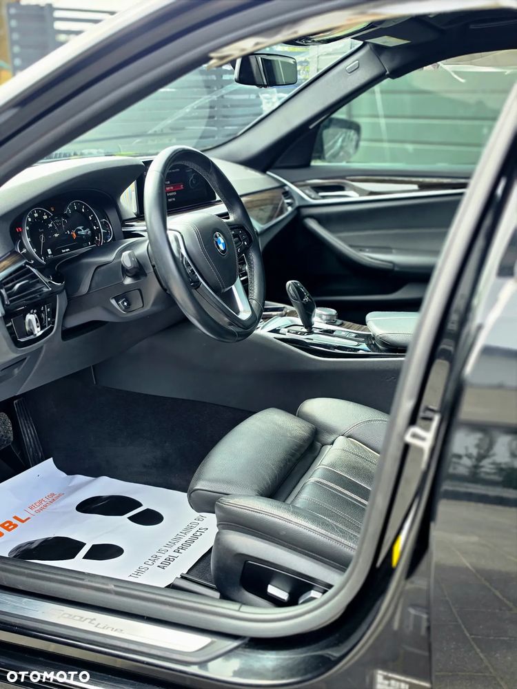 BMW Seria 5 520i Sport Line - 15
