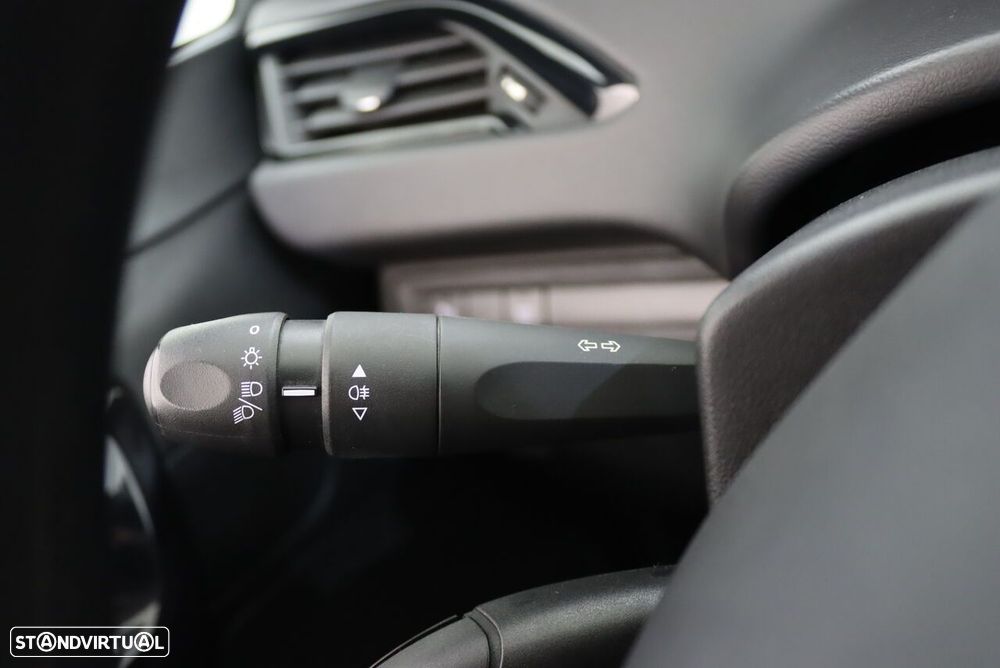 Peugeot 208 Van 1.5 BlueHDi - 11