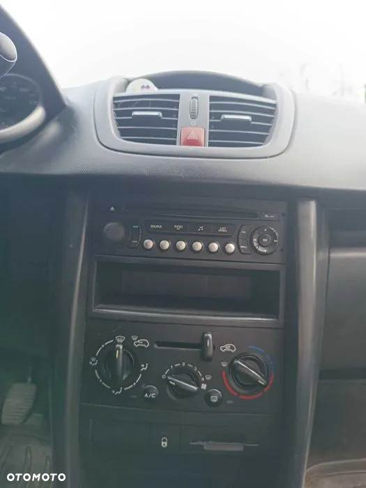 Peugeot 207 - 6