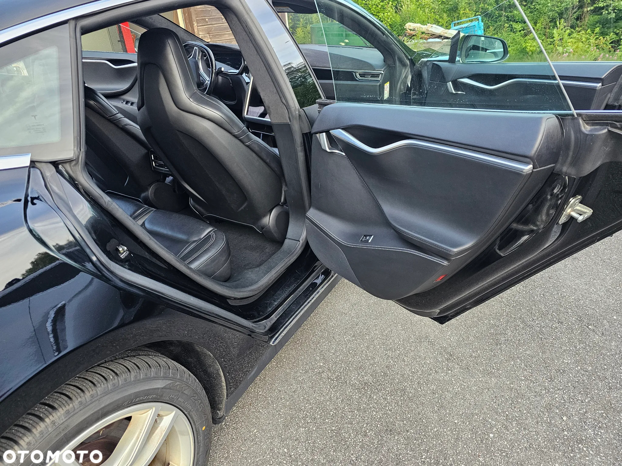 Tesla Model S 85 D Performance - 11