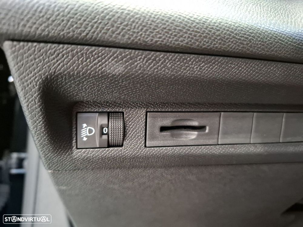 Peugeot 308 SW 1.5 BlueHDi Style EAT8 - 24