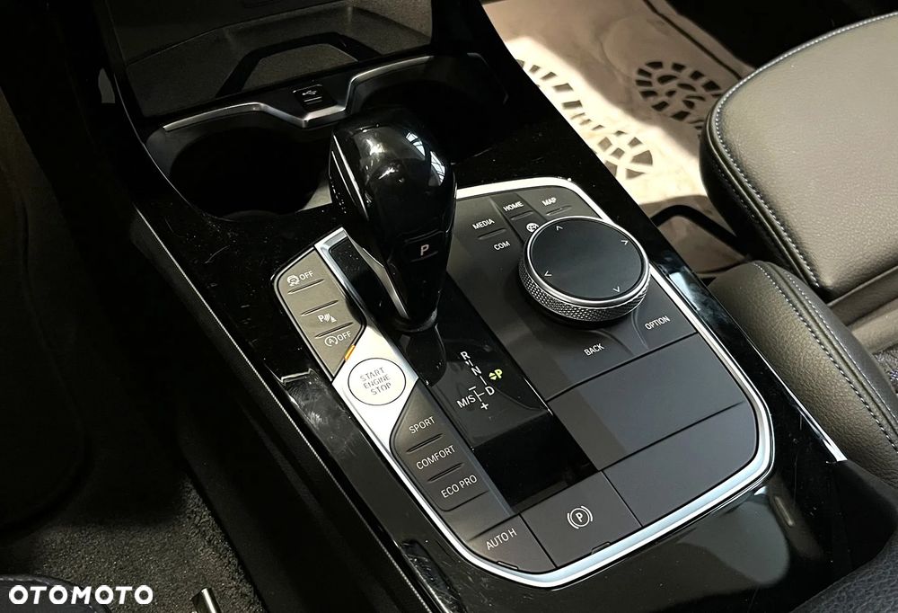 BMW Seria 2 220d M Sport - 17