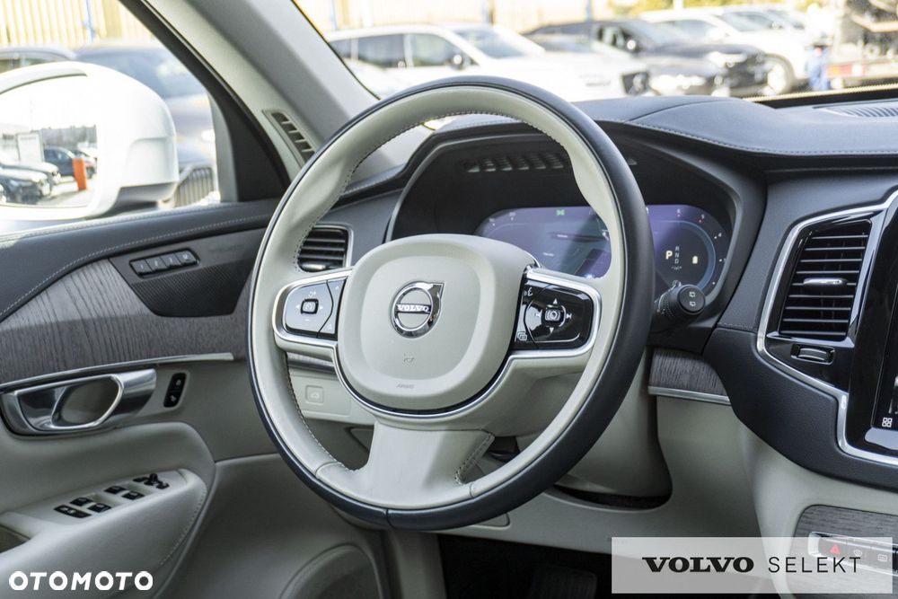 Volvo XC 90 - 25