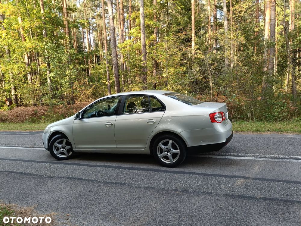 Volkswagen Jetta - 21