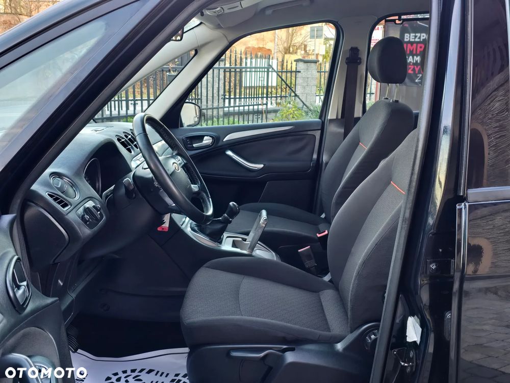 Ford Galaxy 2.0 Ghia - 20