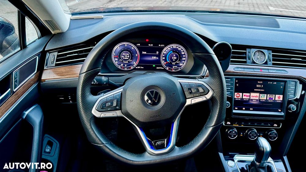 Volkswagen Passat 2.0 TDI DSG Highline - 17