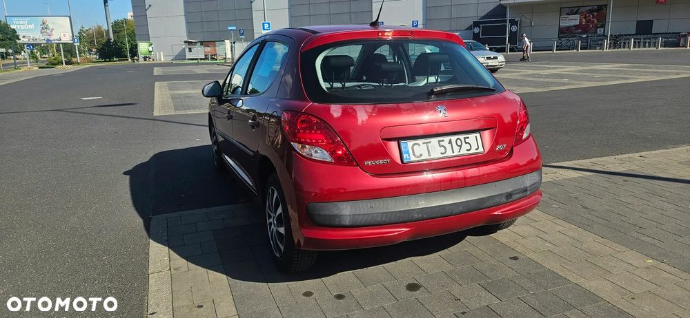 Peugeot 207 - 1