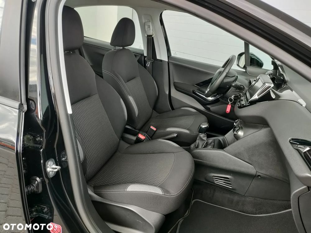 Peugeot 208 1.2 PureTech Style - 22