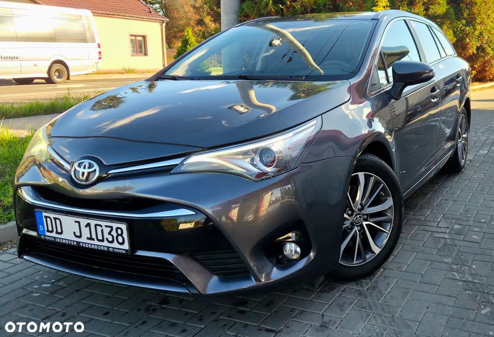 Toyota Avensis 2015 photo 2