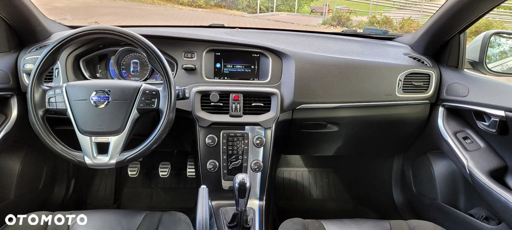 Volvo V40 D2 Drive-E R-Design Momentum - 13