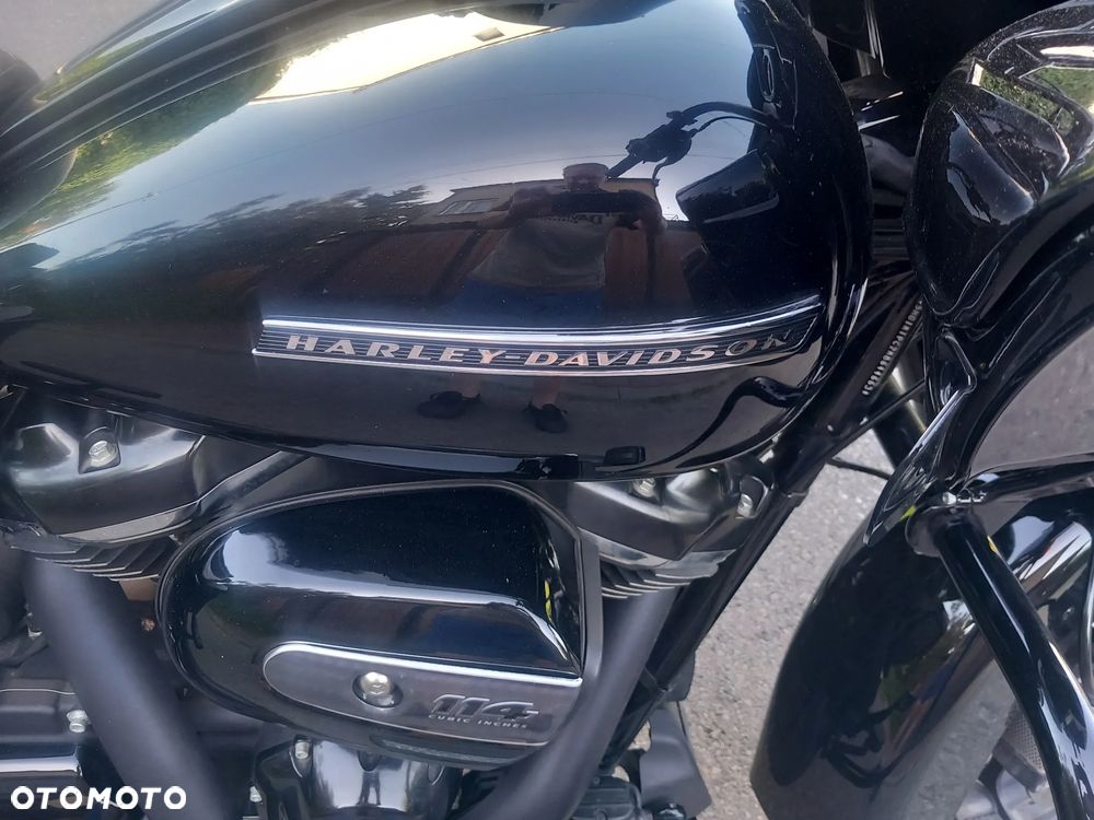 Harley-Davidson Touring Road Glide - 10