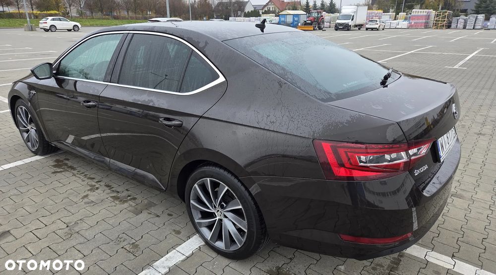 Skoda Superb 2.0 TDI L&K DSG - 4