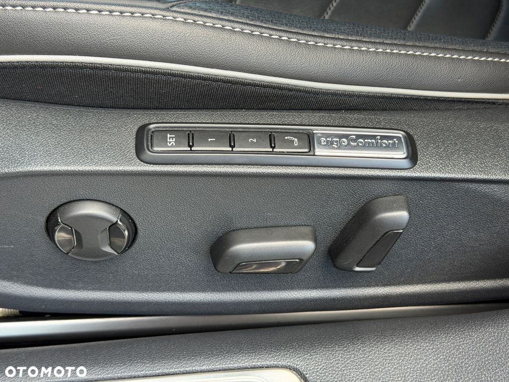 Volkswagen Arteon 2.0 TDI SCR 4Motion DSG R-Line - 21
