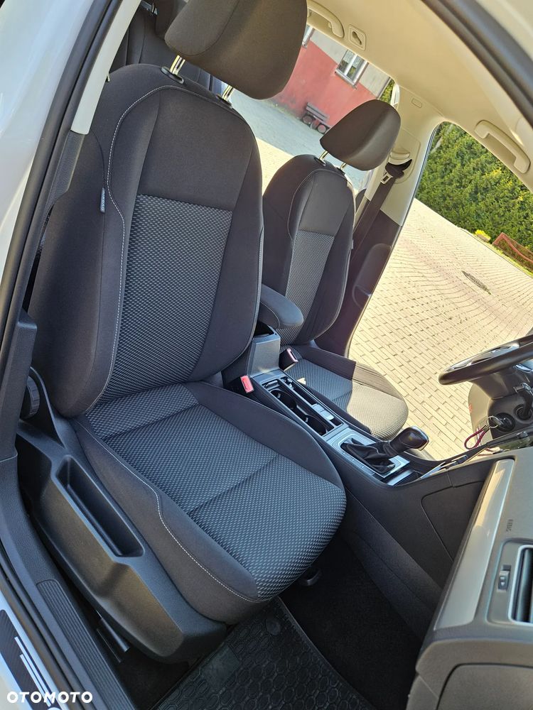 Volkswagen Golf - 29
