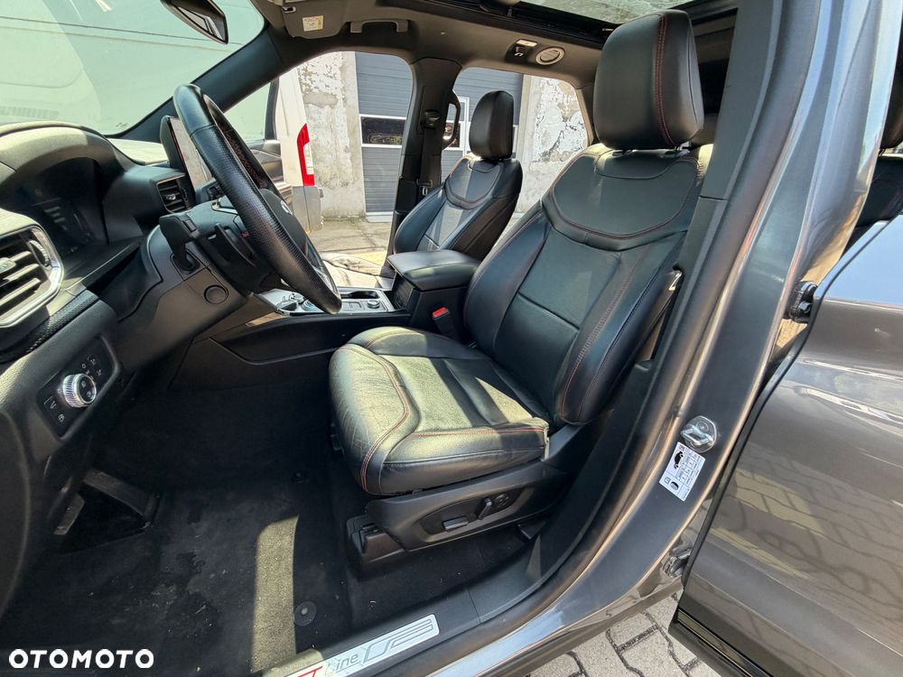 Ford Explorer - 16