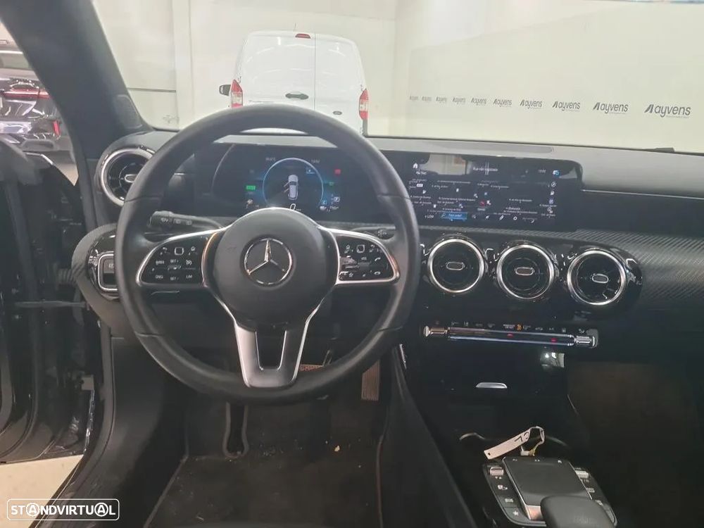 Mercedes-Benz CLA 250 e Shooting Brake Style Plus - 9