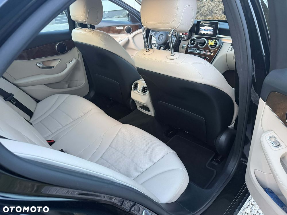 Mercedes-Benz Klasa C 200 4-Matic 9G-TRONIC - 14