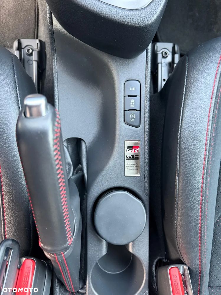 Toyota Yaris GR - 12