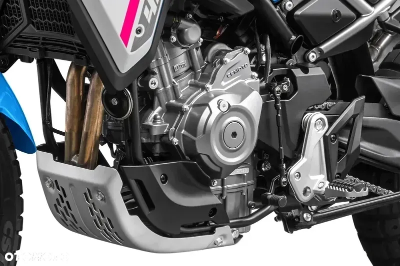 CFMoto MT - 6