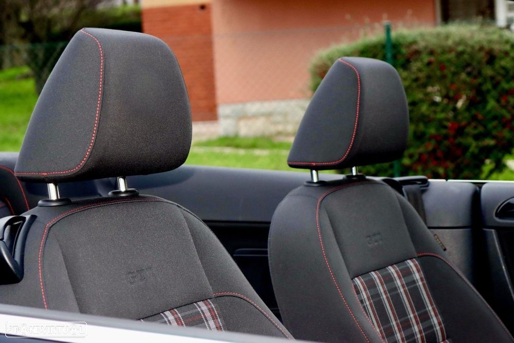 VW Golf Cabriolet 2.0 TSI GTI - 12