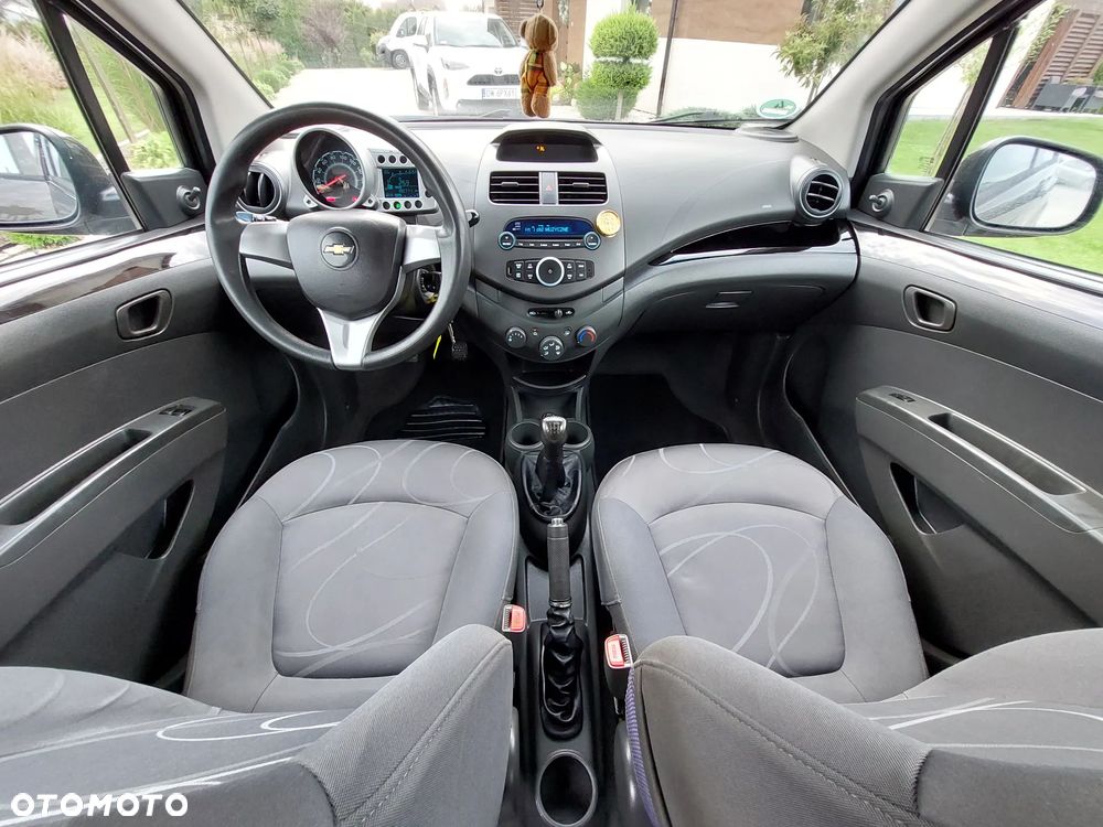 Chevrolet Spark 1.0 LS - 34