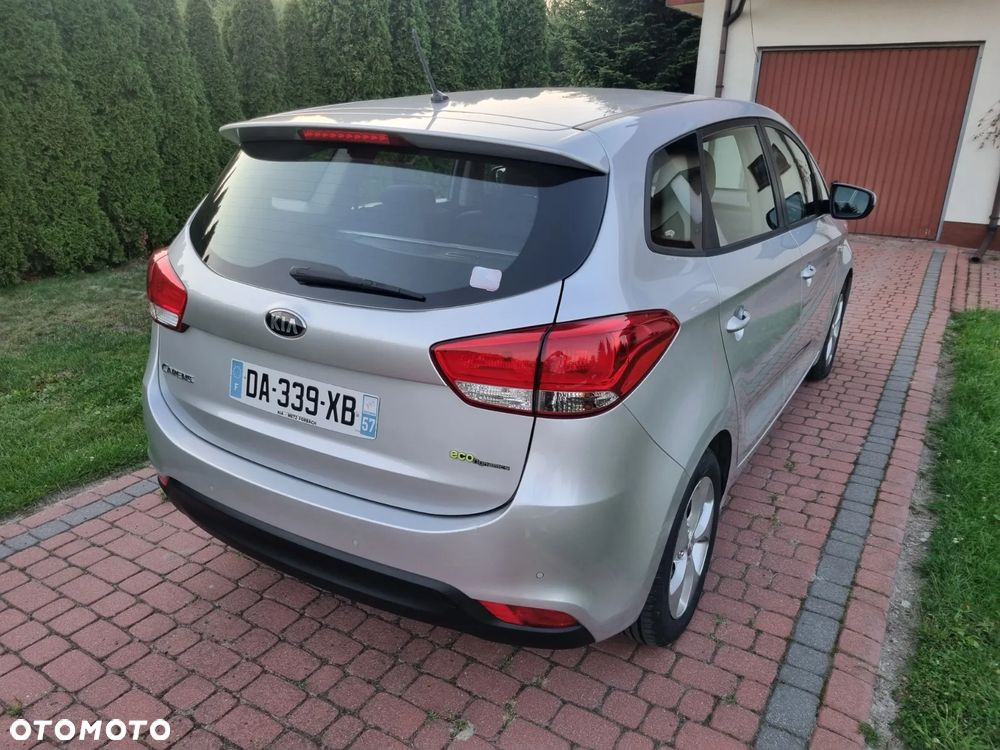 Kia Carens 1.7 CRDi M 7os - 9
