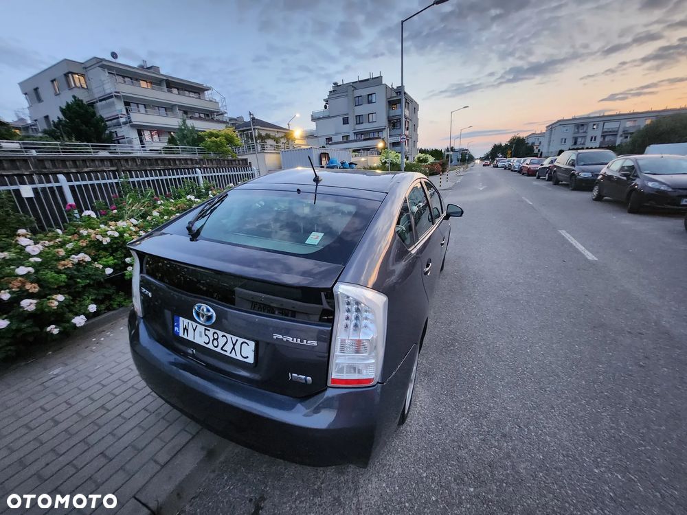 Toyota Prius (Hybrid) - 7