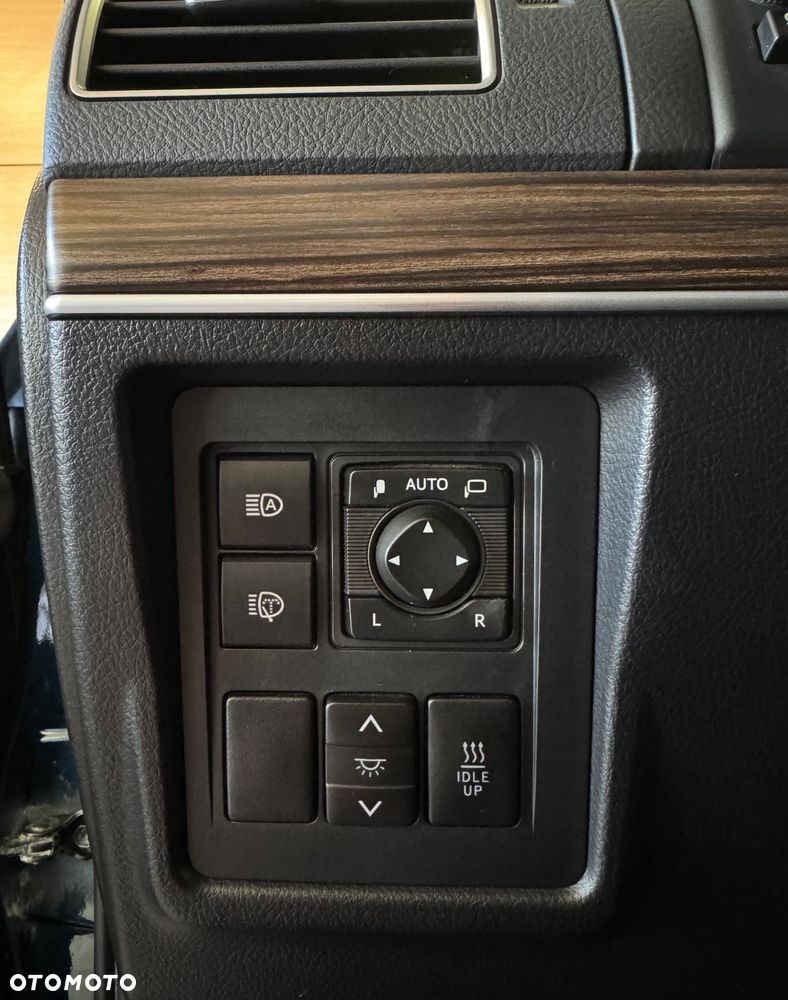 Toyota Land Cruiser LC 2.8 D-4D Invincible - 20