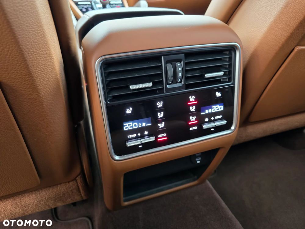 Porsche Cayenne E-Hybrid Platinum Edition - 24