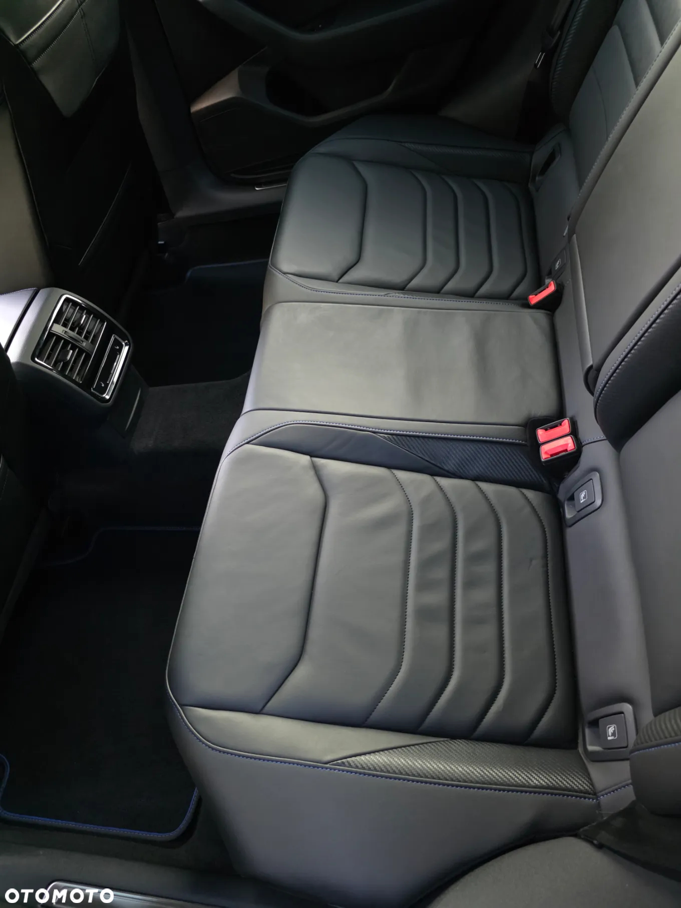 Volkswagen Arteon 2.0 TSI 4Motion R DSG - 35