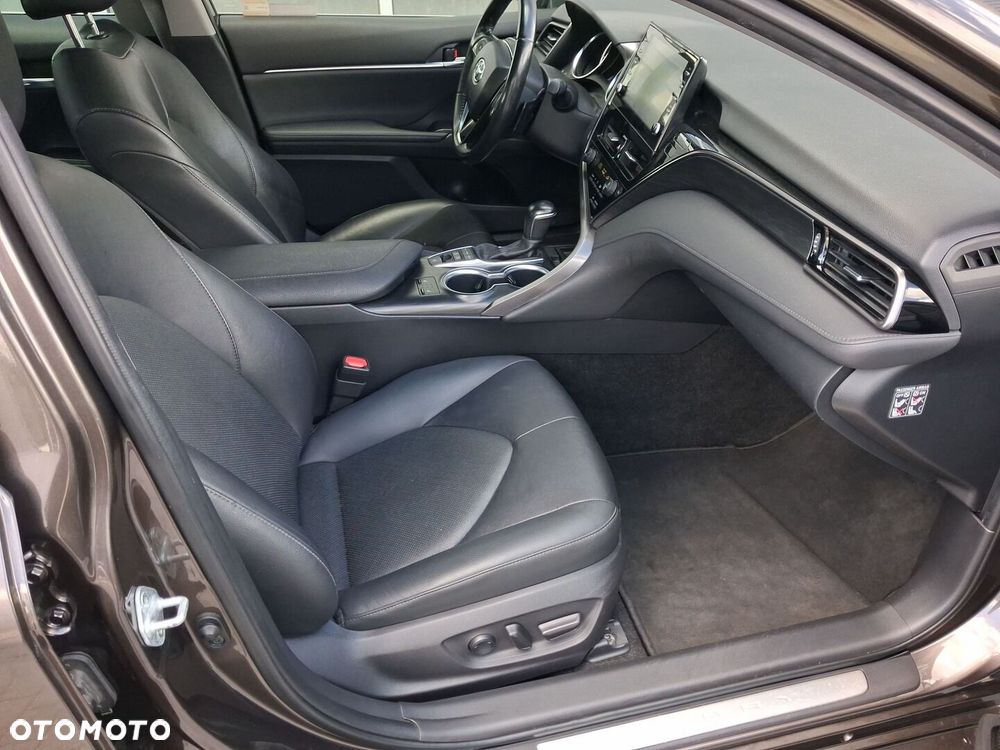 Toyota Camry 2.5 Hybrid Executive CVT - 13