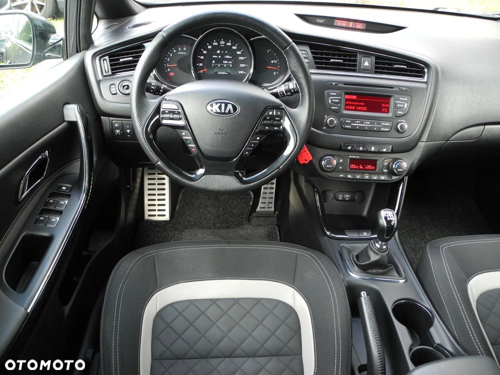 Kia Ceed 1.6 CRDi 136 ISG GT Line - 7