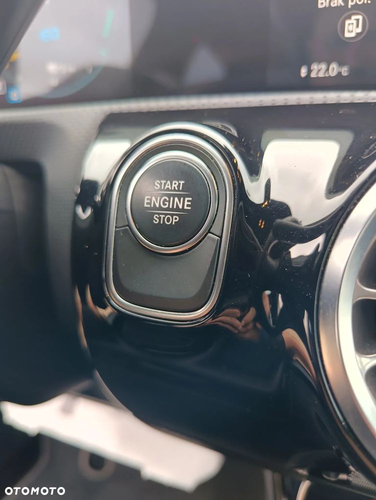 Mercedes-Benz CLA - 32
