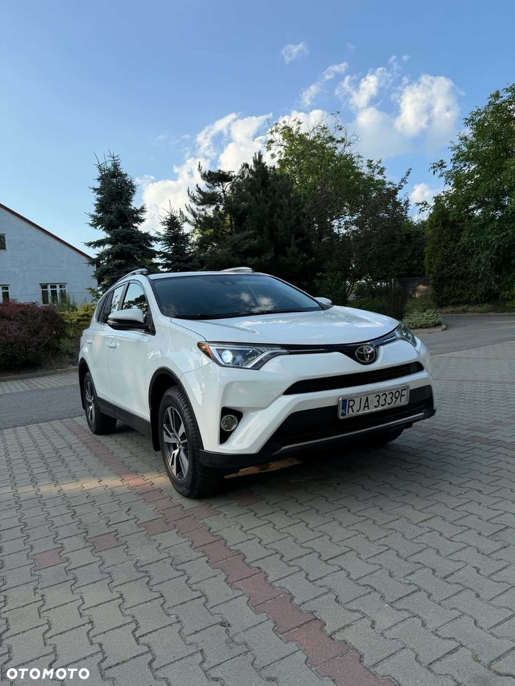 Toyota RAV4 - 1
