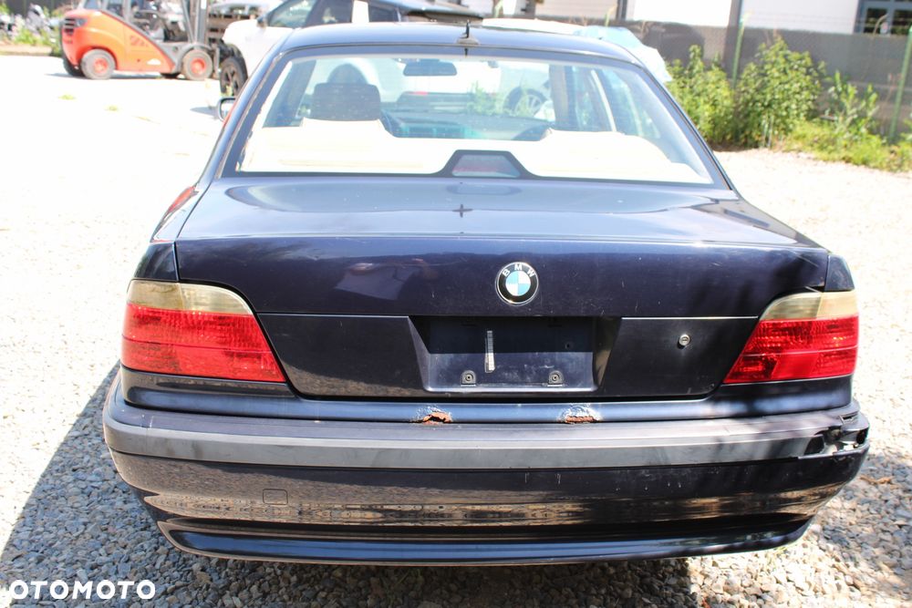 BMW Seria 7 740i - 11