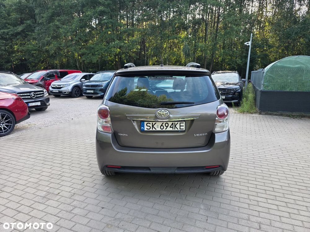 Toyota Verso 1.8 Premium 7os - 9