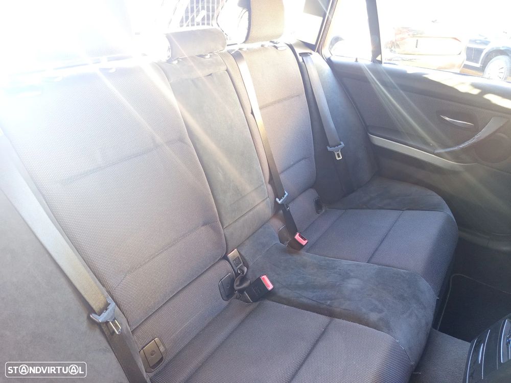 BMW 318 d DPF Edition Sport - 28