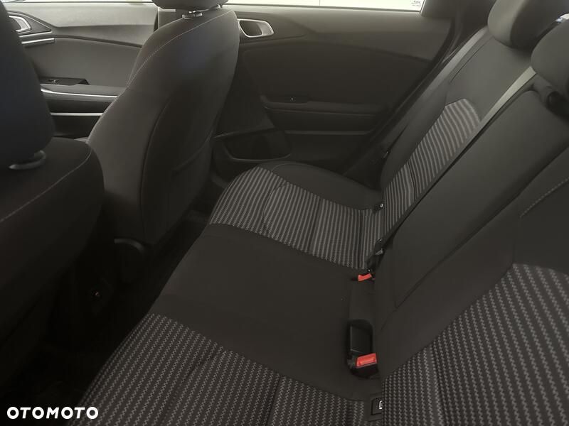 Kia Ceed 1.5 T-GDI M - 21