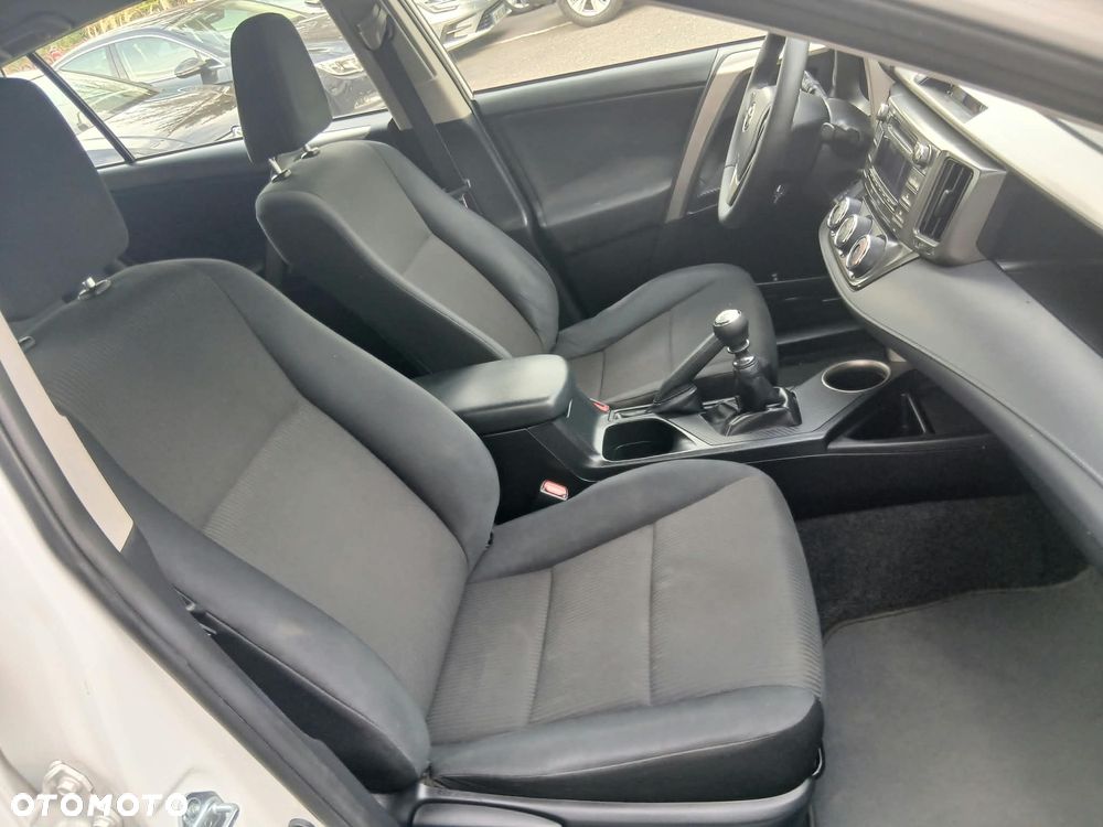 Toyota RAV4 2.0 D-4D Active 4x2 - 28